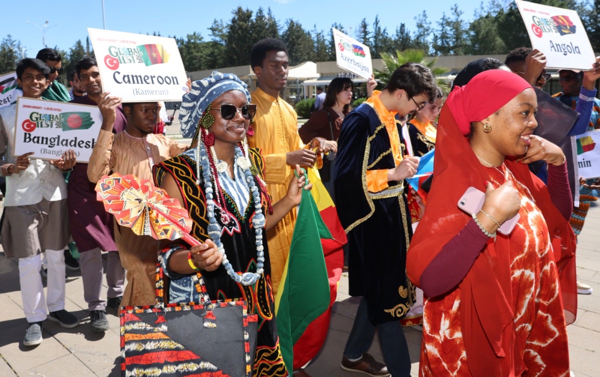 Çukurova Üniversitesinde kültürlerin buluşma noktası: Globalfest başladı