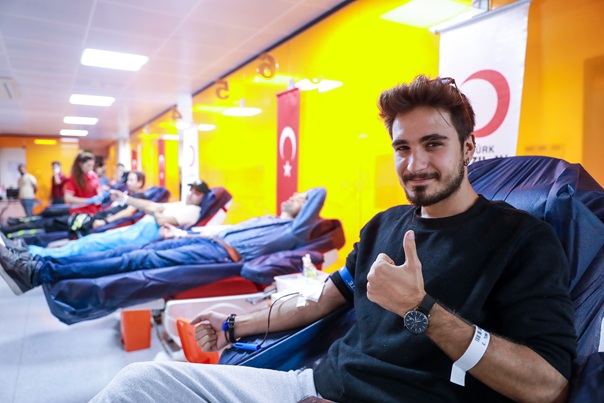Gençler kan bağışını sevdi