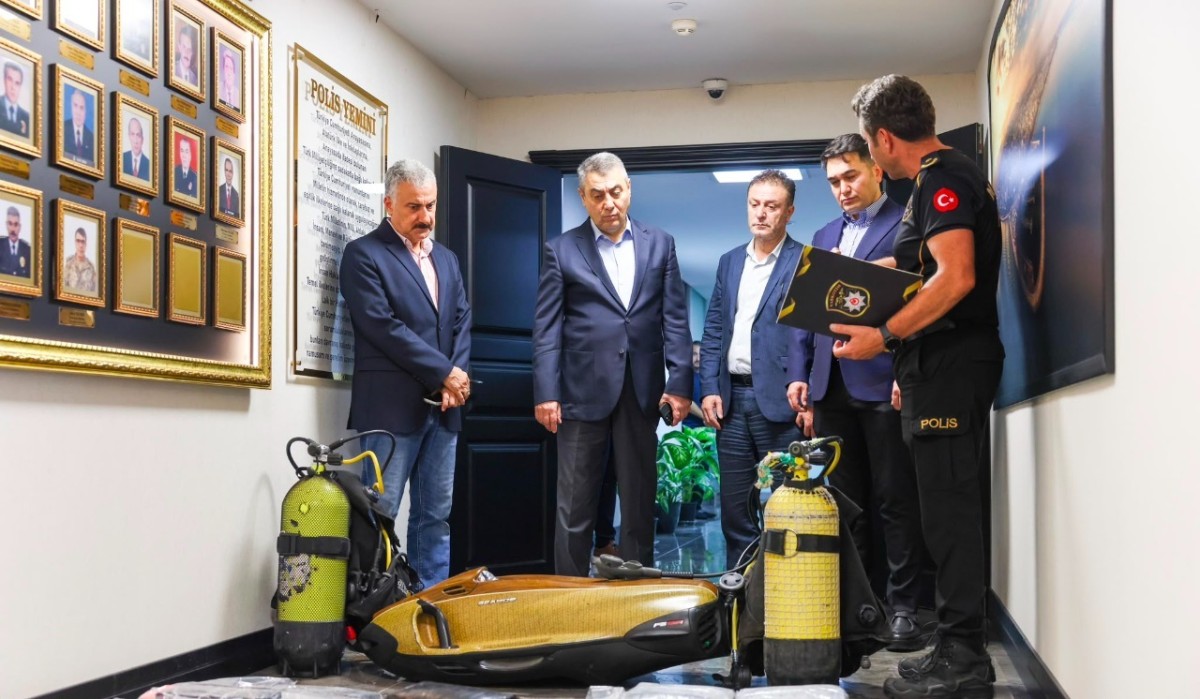 Vali Toros’tan, polislere tebrik
