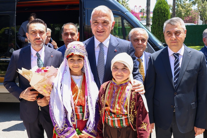 Bakan Ersoy, Mersin'de